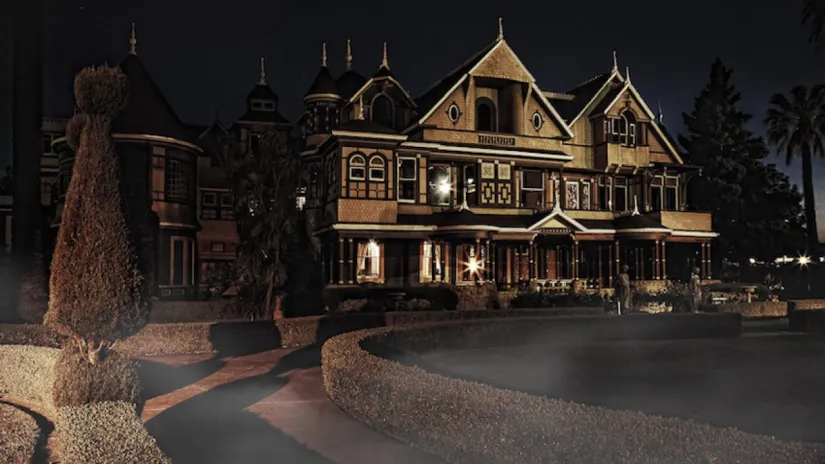 Facts about the Winchester Mystery House - Night view