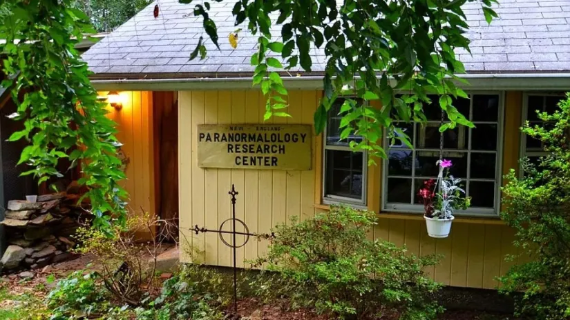 Warren's Occult Museum outside view